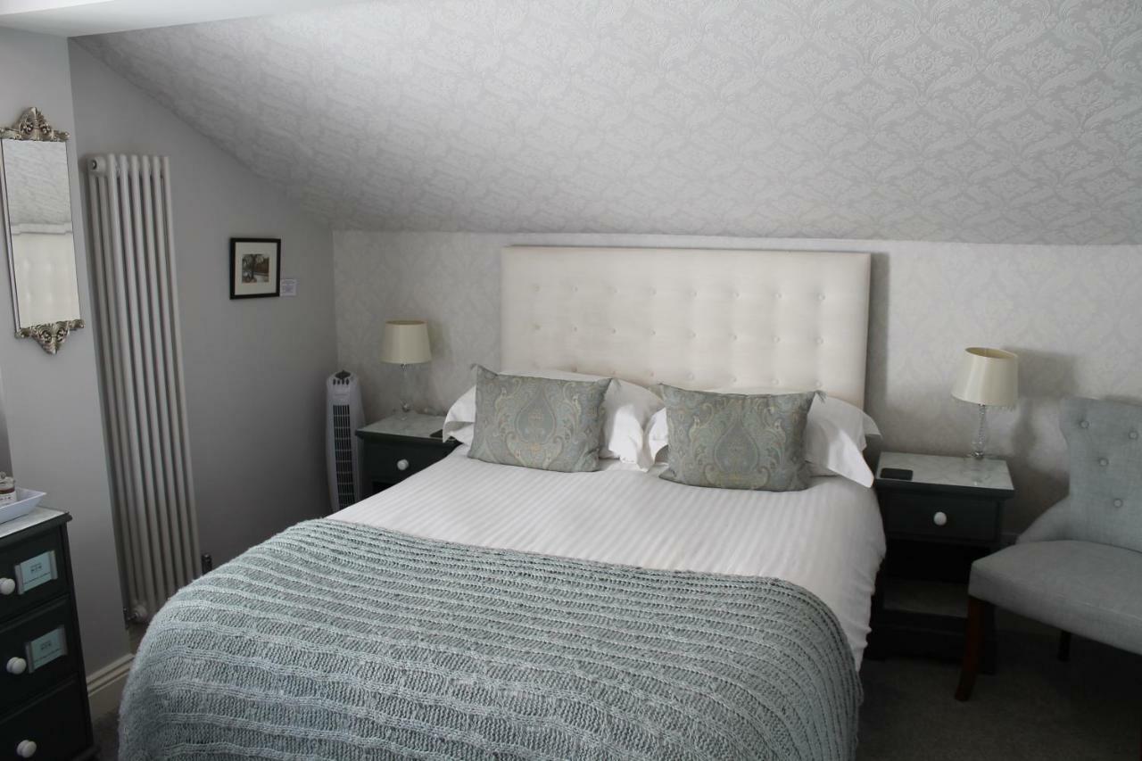 The Battledown Hotel Челтнъм Екстериор снимка